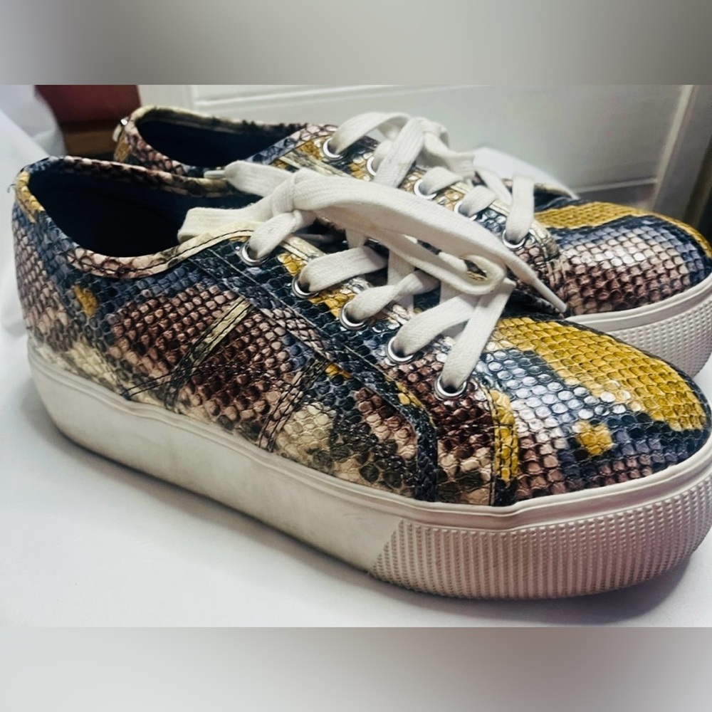 Steve Madden Emmi Platform Snakeskin Pattern Sneakers